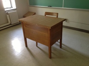 EXCLUSIV Noua lege a salarizării: Dacă un profesor moare, rudele vor primi 5 salarii ca ajutor de deces