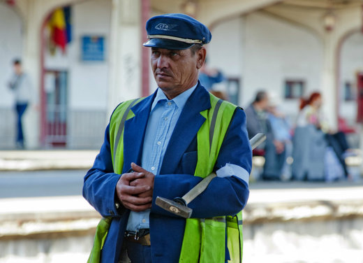 Ordin la CFR: Salariații care cer dobânzi la salarii din instanță primite eșalonat subminează compania și economia, să fie prelucrați!