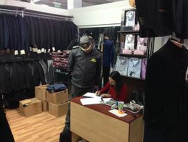 Patronii din centre engros vor să intre în grevă o zi, spunând că sunt stresați de ANAF