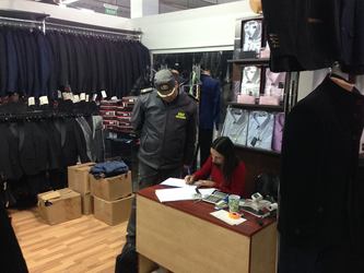 Patronii din centre engros vor să intre în grevă o zi, spunând că sunt stresați de ANAF