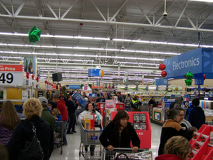 De Black Friday, românii cheltuiesc în medie 460 lei online, cu o treime mai mult față de 2014