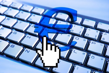 Depunerea online a proiectelor europene de Capital Uman, amânată pentru 15 decembrie sau 2016