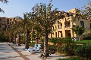 Noile impozite pentru restaurante și hoteluri au fost avizate de senatori în comisia economică