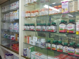 Farmaciile primesc încă 3 luni pentru a separa activitatea de vânzare angro de cea cu amănuntul