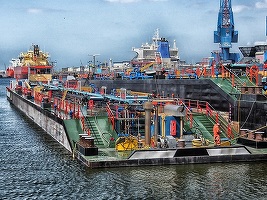 Guvernul rezolvă criza de motorină colorată pentru transportul naval, pe care singur a creat-o
