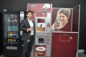 Românii pot cumpăra băuturi calde de la automatele NESCAFÉ Alegria prin SMS