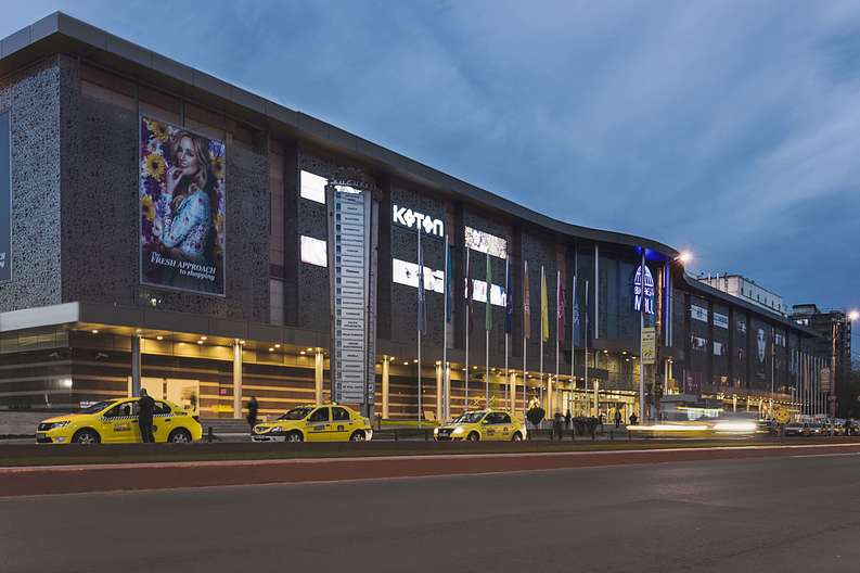 FOTO Anchor Grup relansează mall-urile Vitan și Plaza România, după doi ani de renovări și investiții de 26 milioane euro