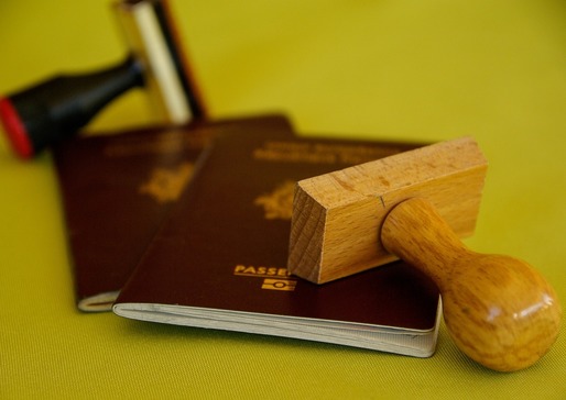Românii se plimbă mai mult în afara UE: Imprimeria Națională a produs anul trecut 1,1 milioane de documente de călătorie, majoritatea pașapoarte