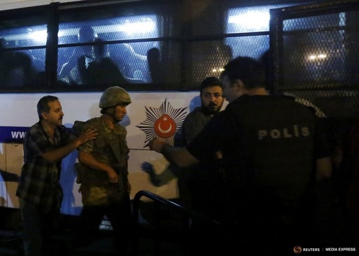 Autoritățile turce au revizuit bilanțul loviturii de stat din noaptea de vineri spre sâmbătă la 265 de morți, dintre care 124 de puciști