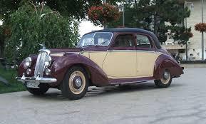 UNIQA și Otto Broker au lansat o poliță CASCO pentru vehicule retro. Parcul auto național numără aproape 2.000 de mașini cu vechime de peste 20 ani