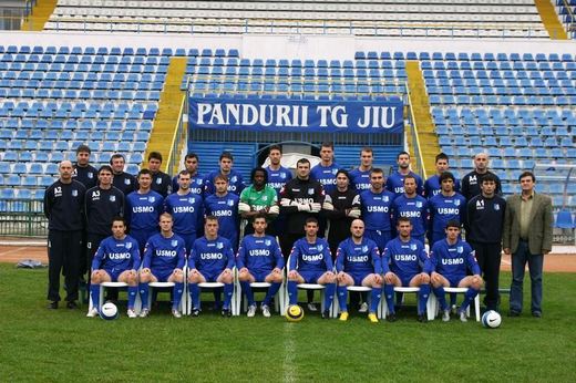Fiscul scoate la vânzare mai multe bunuri ale Clubului Sportiv Pandurii