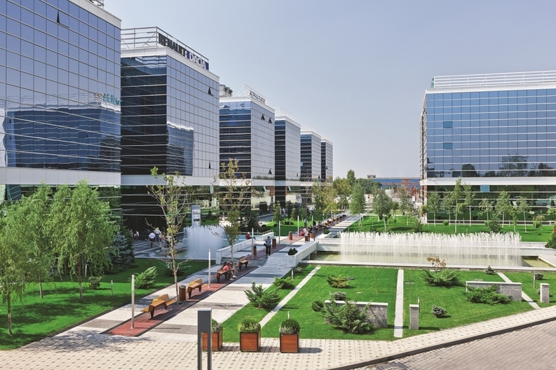 Centrul de servicii al Societe Generale din București mai închiriază 4.000 mp în parcul de afaceri West Gate