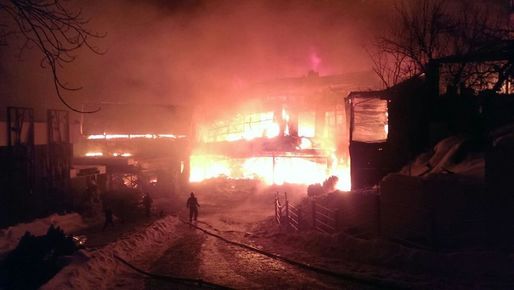 Incendiu în clubul Bamboo din Capitală: 38 de persoane au ajuns la spital, una în stare gravă. Clădirea s-a prăbușit