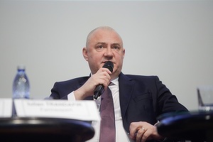 PROFIT HEALTH.forum Iulian Trandafir, Farmexpert: Amenzile pentru exportul ilegal de medicamente sunt bani de semințe. Se va merge înainte cu suveici din 4-5 firme