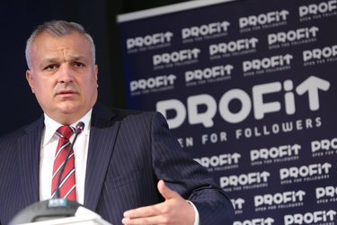 Noul șef peste asigurări răspunde dur pieței revoltate de plafonarea cheltuielilor: Nu aveți de ce să fiți nemulțumiți. Nu sunteți obligați să vindeți RCA