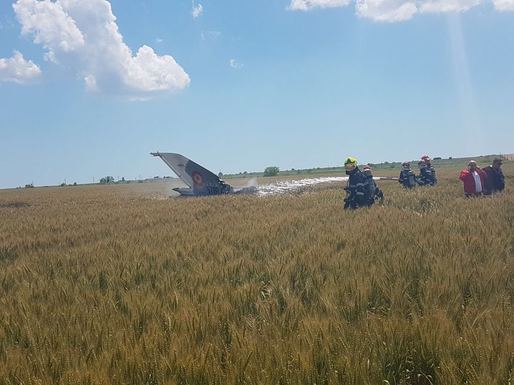 Un avion MIG 21 Lancer s-a prăbușit în județul Constanța, pilotul s-a catapultat 