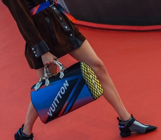 Brandul de lux Louis Vuitton continuă să aibă profit pe piața românească. Parizienii retrag întregul câștig