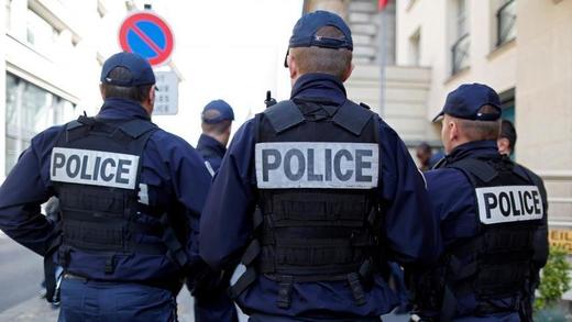 Mai mulți răniți după ce militari au fost loviți de un vehicul la Paris