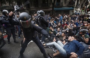 90% dintre cei 2,26 de milioane de catalani care au votat duminică s-au pronunțat pentru independență
