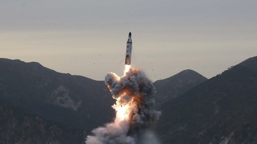 Coreea de Nord anunță că a testat cu succes un nou tip de rachetă balistică intercontinentală