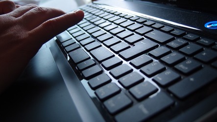 Armata vrea să cumpere aproape 6.800 de licențe Microsoft. 5 ofertanți vor să le instaleze