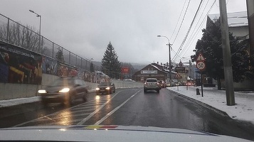 Circulație bară la bară între Predeal și Comarnic, coloană de mașini de 20 de km între Rucăr și Bran