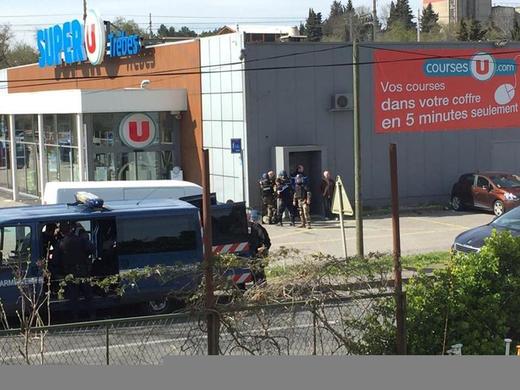 Atacul din Franța: Ostaticii au fost eliberați, iar atacatorul a fost ucis de către forțele de ordine
