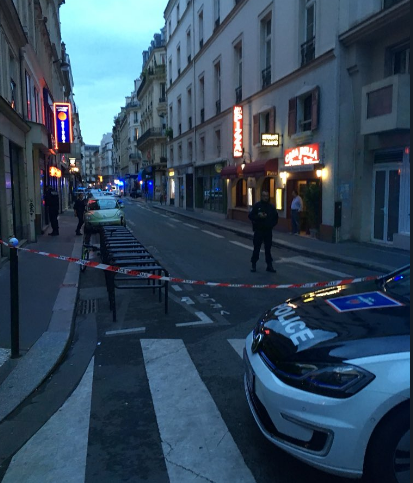 Atac cu cuțitul la Paris: două persoane au murit, inclusiv atacatorul