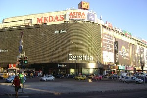 EXCLUSIV Fostul premier Ponta cere Unirea Shopping Center daune morale de 60.000 euro pentru videoclipuri care au rulat în magazin