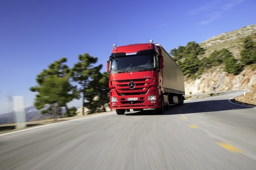 Daimler a oprit livrările de motoare pentru camioane pe fondul îngrijorărilor privind emisiile poluante