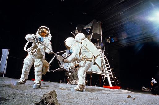 NASA a selectat nouă companii americane care vor concura pentru finanțare în programul de explorare a Lunii