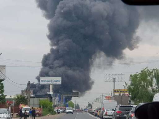 VIDEO Incendiu la centrul comercial Doraly din Afumați. Populația din zonă este sfătuită să se îndepărteze de locul evenimentului