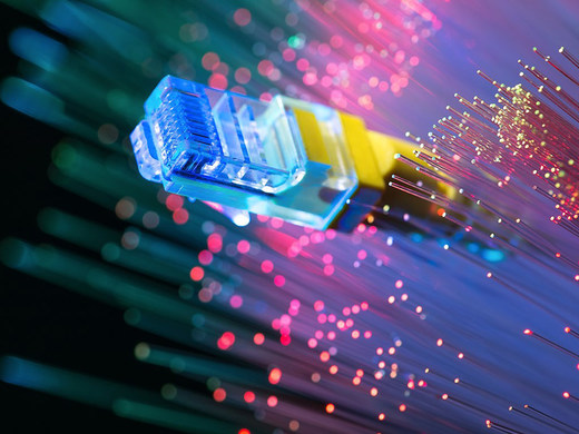 Telekom, Prime Telecom și alte firme, interesate să participe la elaborarea politicii de comunicații în bandă largă a României