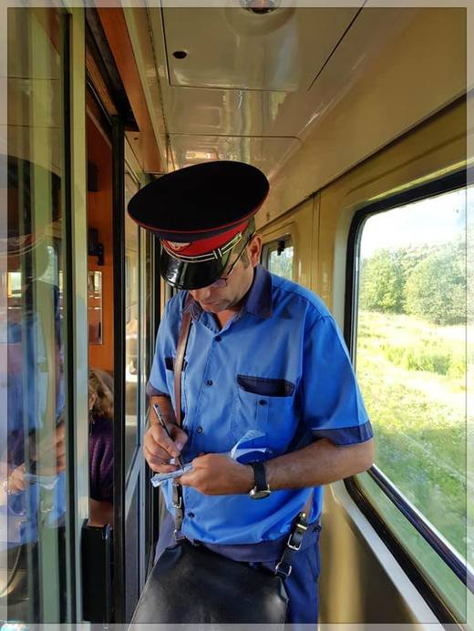 “Nașii” CFR vor putea tăia online bilete în tren. Cu ajutorul Orange 