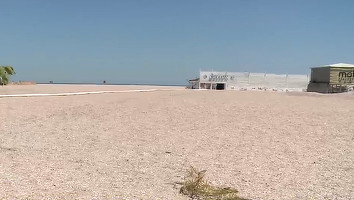Mărturii de pe „frontul de la Mamaia”, cel mai încins loc de pe litoralul românesc: Lumea sună la recepție și întreabă cum este plaja, este mărită, da, mulțumim frumos, la revedere!
