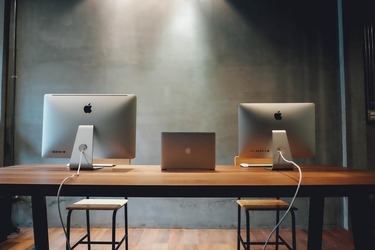Licitația pentru dotarea a 60 de laboratoare informatice cu finanțare din Japonia - anulată