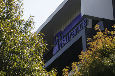 Dan Odobescu, cumnatul lui Năstase, a transferat acțiunile de control al City Insurance. Cine este indicat ca fiind în spatele unei firme din Elveția