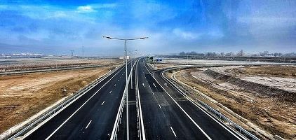 Ministru ungar: Ungaria construiește până în 2032 autostrăzi noi în lungime totală de 317 km și va extinde benzile pe o lungime de 265 km