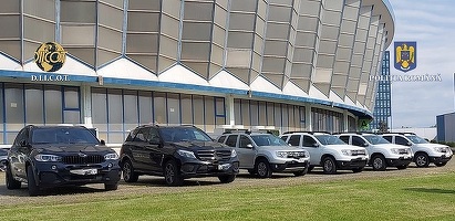 Grup infracțional destructurat - peste 70 de milioane din conturile unei firme transferate în conturi proprii - 6 membri reținuți; măsuri asiguratorii asupra a 50 de imobile, 17 terenuri, 20 de autoturisme și a 110 conturi la 13 unități bancare