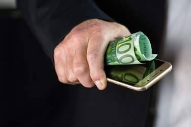 EXCLUSIV După retaileri, și marii operatorii locali telecom pregătesc scumpiri din cauza majorării tarifelor la energie