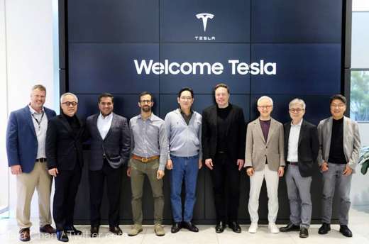 Șefii Samsung Electronics și Tesla au discutat despre cooperarea pe segmentul industriilor de înaltă tehnologie