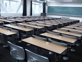 Hadăr (Alma Mater) anunță că învățământul superior românesc de stat intră și el în grevă, de luni: De la ora 11.00 la 13.00 va fi organizată grevă de avertisment, vor fi aproape 10.000 de salariați în grevă