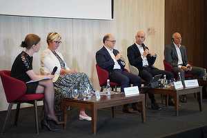 Conferința EU FUNDS Profit.ro FirstBank și Visa - Focus Brașov. Camera de Comerț și Industrie Brașov - Depuneți proiecte pentru digitalizare prin PNRR, indiferent de câte puncte are proiectul peste minimul de 50!