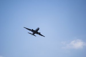 Aeroportul Vnukovo din Moscova a suspendat zborurile. Primarul vorbește de o dronă ostilă distrusă