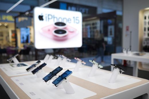 Afacerile iStyle vor stagna în acest an, la 111 milioane de euro. "Modernizarea principalelor magazine din rețea, amplasate în Băneasa Mall și AFI Cotroceni, au tras în jos vânzările"