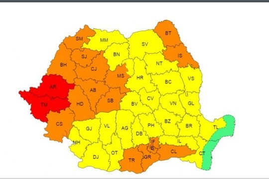 HARTĂ Aproape toată țara se află sub avertizări de caniculă