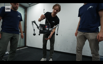 O echipă de studenți din Elveția a dezvoltat un robot săltăreț cu trei picioare pentru explorarea asteroizilor
