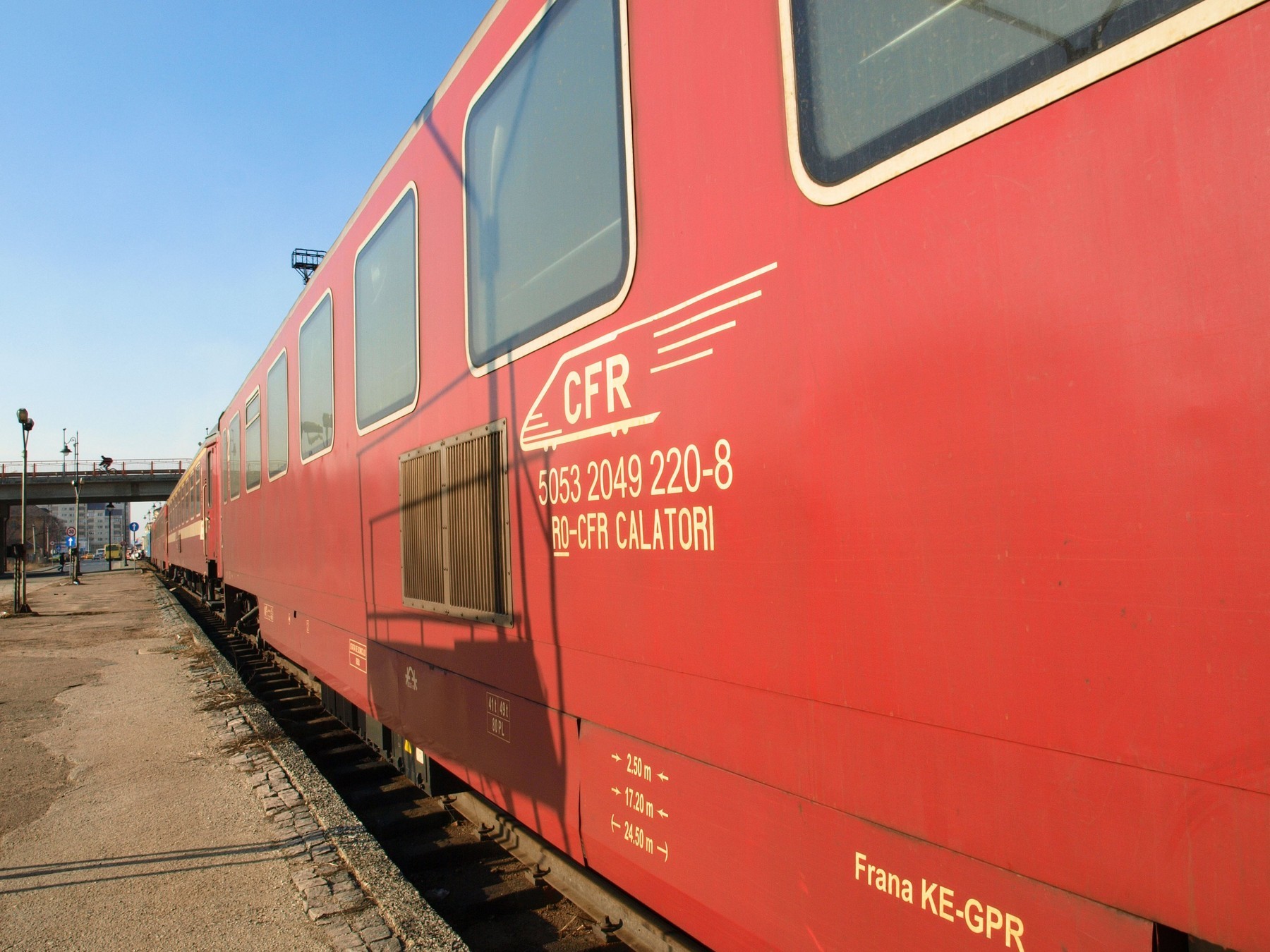 CFR: 80 de trenuri vor fi afectate de trecerea României la ora de vară