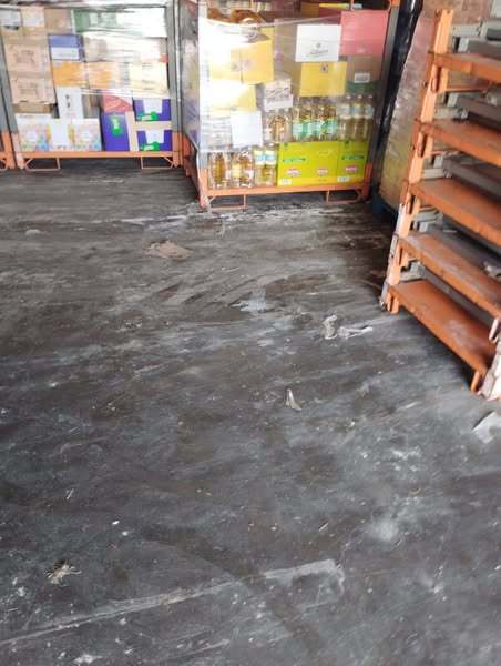 ANSVSA a închis un hypermarket din Capitală, a suspendat activitatea altor două și a dat amenzi de 443.000 de lei