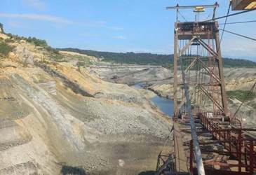 Radu Miruță (USR): Alunecare de teren la cariera Tismana din cadrul Complexului Energetic Oltenia. 20 de hectare de pădure au îngropat linia de transport a cărbunelui